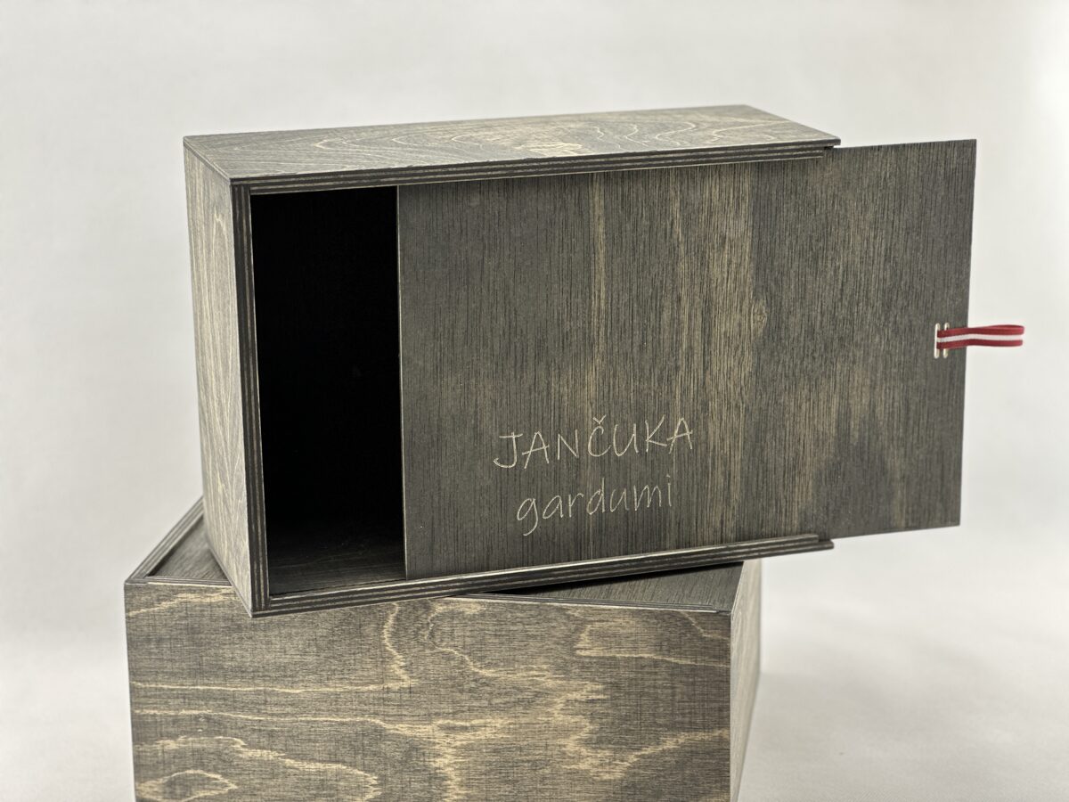 Personalizēta koka kaste ar logo vai tekstu